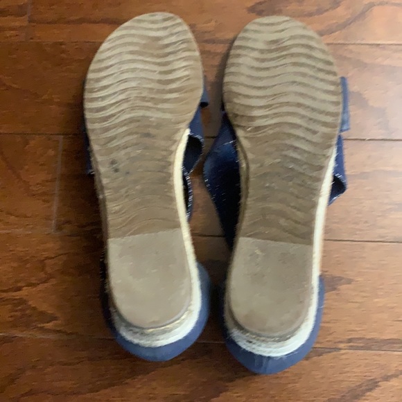 Donating Impo Sandals Criss-cross strap design GUC Sz 7 1/2 - Picture 8 of 8